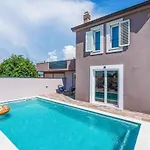 Gorgeous Home In Benkovac Benkovac