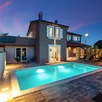 Σπίτι διακοπών Gorgeous Home In Benkovac Benkovac