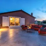 Gorgeous Home In Benkovac Σπίτι διακοπών *