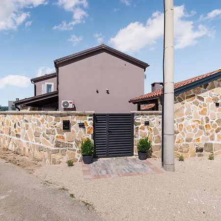 Luxurious Home In Benkovac