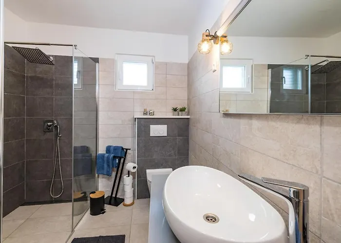 بيت للعطل Gorgeous Home In Benkovac
