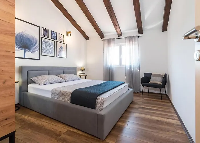 Gorgeous Home In Benkovac * بنكوفاتش