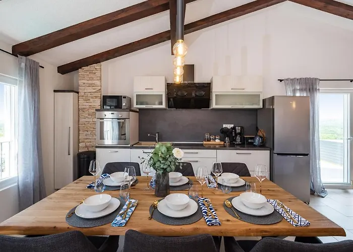 بيت للعطل Gorgeous Home In Benkovac