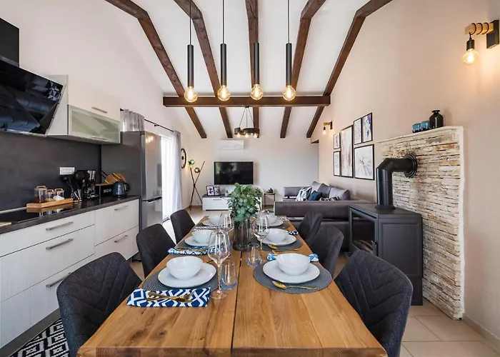 Gorgeous Home In Benkovac Benkovac