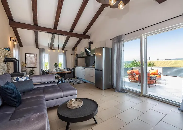 Gorgeous Home In Benkovac * Бенковац