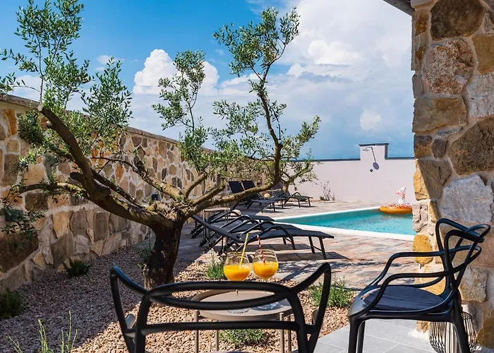 Gorgeous Home In Benkovac *