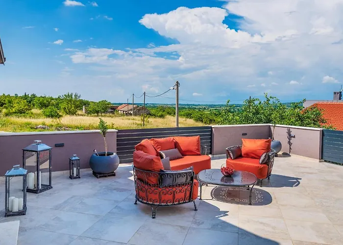 Gorgeous Home In Benkovac *