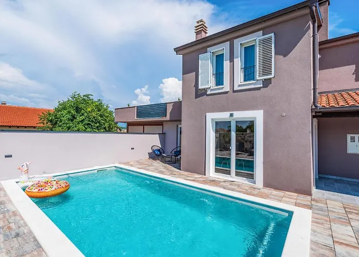 Gorgeous Home In Benkovac Benkovac