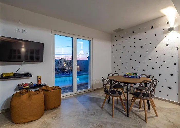 Gorgeous Home In Benkovac Benkovac